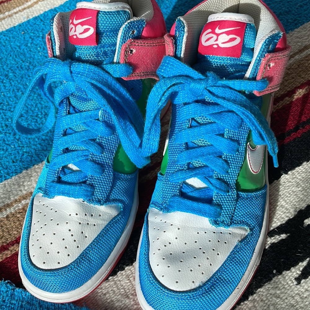 Nike Women’s Dunk Hi 6.0 - Picture 2 of 13